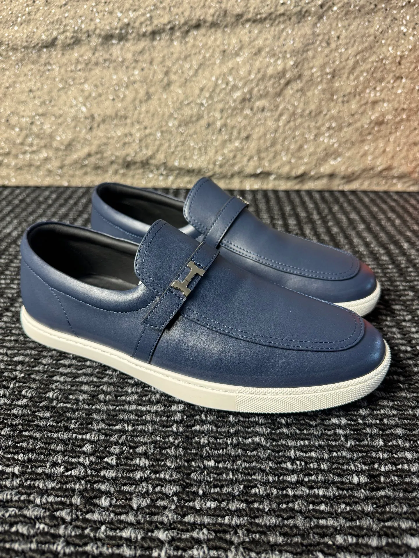 Men's men's shoes 💰440 [New style] 🪷🪷[HERMES] Hermès - High-end quality, the same style as the official website - Upper: 🔝 Nappa calfskin, with iconic H metal - Lining: water-dyed cowhide - Outsole: ultra-light TPU molded outsole - Ultra-high quality control·Fine workmanship: highlighted (high-end·luxury·grade) -Size: 38-44 (45 can be customized)·